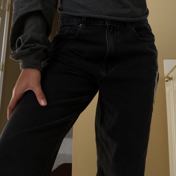 American Eagle Rockstar Black Mom Jeans - Picture 3 of 5